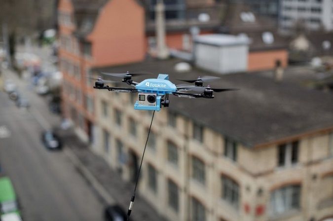 Fotokite: dron jak latawiec. Smycz kontrolerem