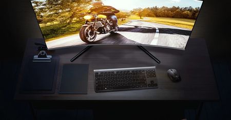 32-calowy monitor 4K z zakrzywionym ekranem i funkcją upscallingu - oto Samsung LU32R590