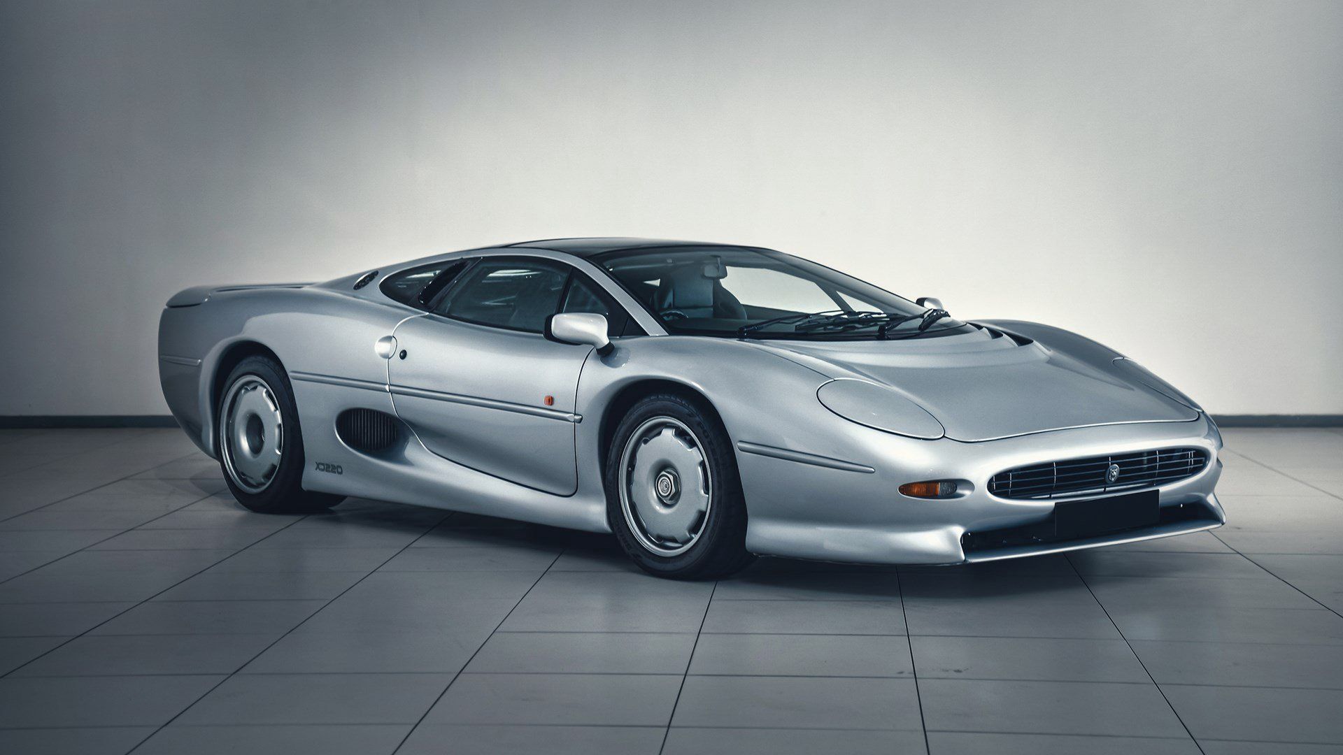 Jaguar XJ220