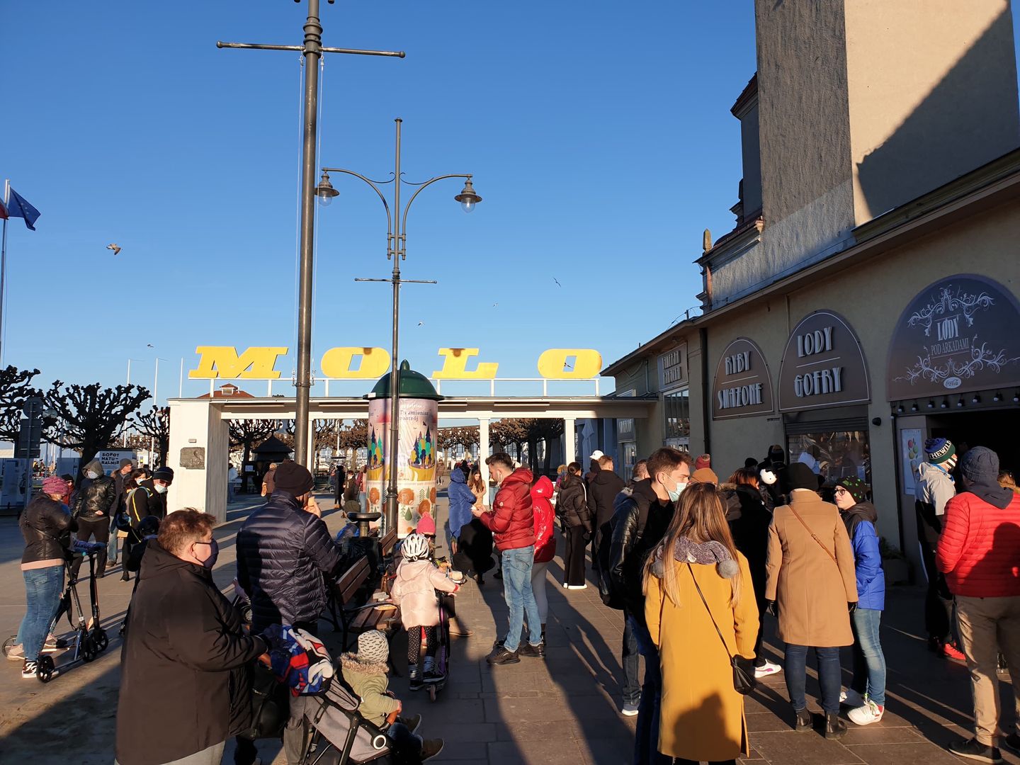 Tłumy w kolejny słoneczny weekend w Trójmieście. "Gorzej niż na Krupówkach"