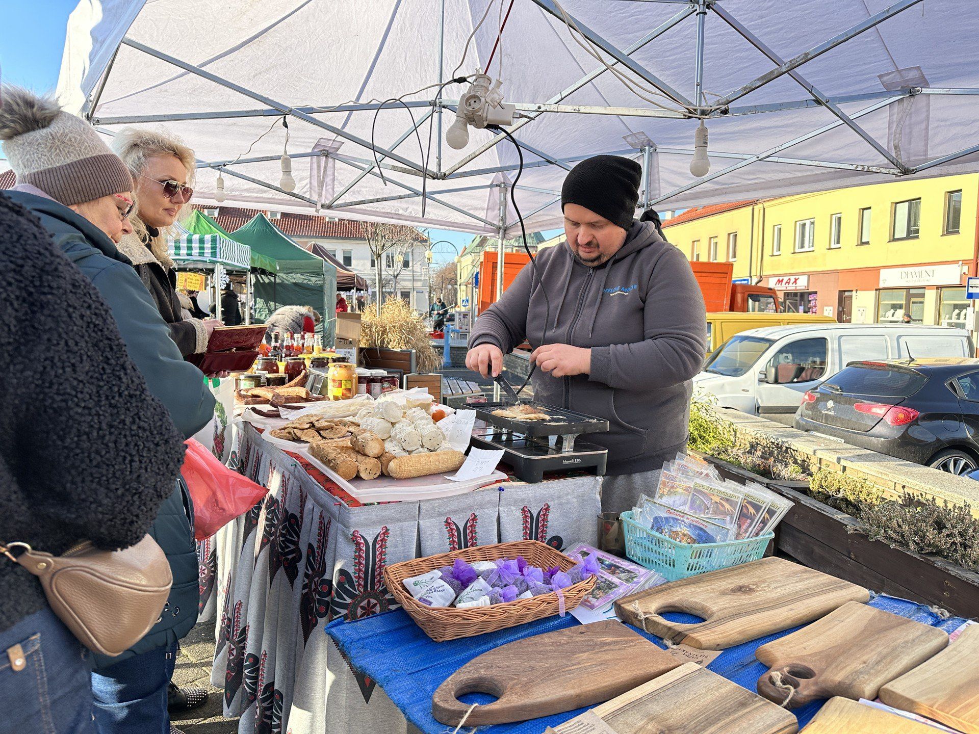 Wieluński Jarmark Bożonarodzeniowy cieszy się olbrzymim zainteresowaniem