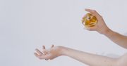 Perfumy dla mamy na prezent – jak ją zachwycić zapachem?