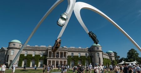 Najlepsza impreza motoryzacyjna znów podniosła poprzeczkę. Festiwal Prędkości w Goodwood musisz zobaczyć przynajmniej raz w życiu