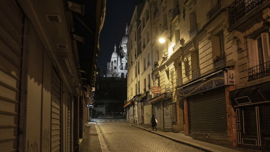 Godzina policyjna w Paryżu