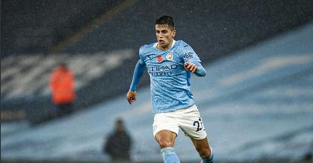 Gwiazdor Manchesteru napadnięty w domu. Pokazuje zranioną twarz