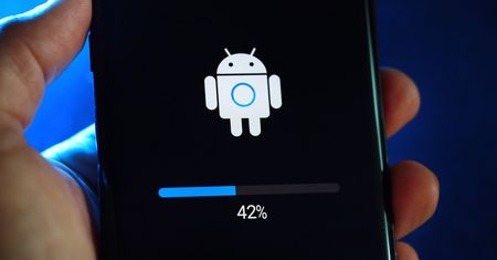 Android 14 coraz bliżej. Nowa wersja wprowadza sporo poprawek