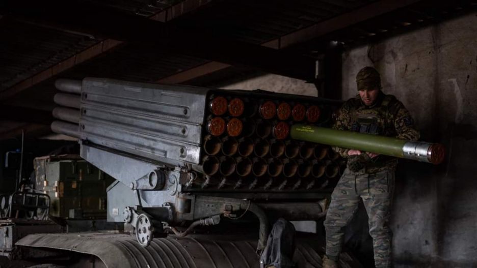 Serbskie rakiety G-2000 ładowane do ukraińskiego BM-21 Grad.
