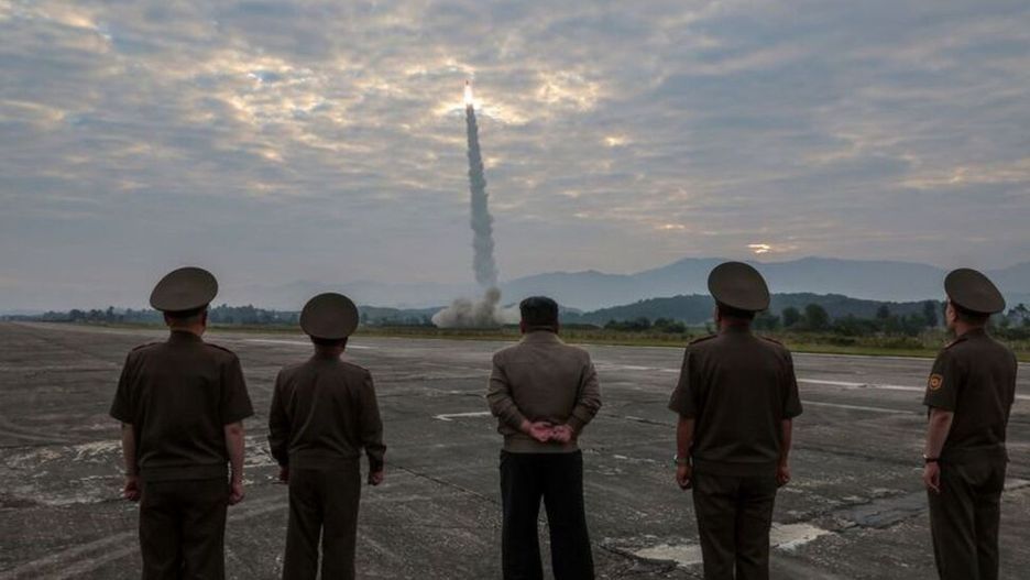 Kim Dzng Un osobiście nadzorował test pocisków balistycznych
