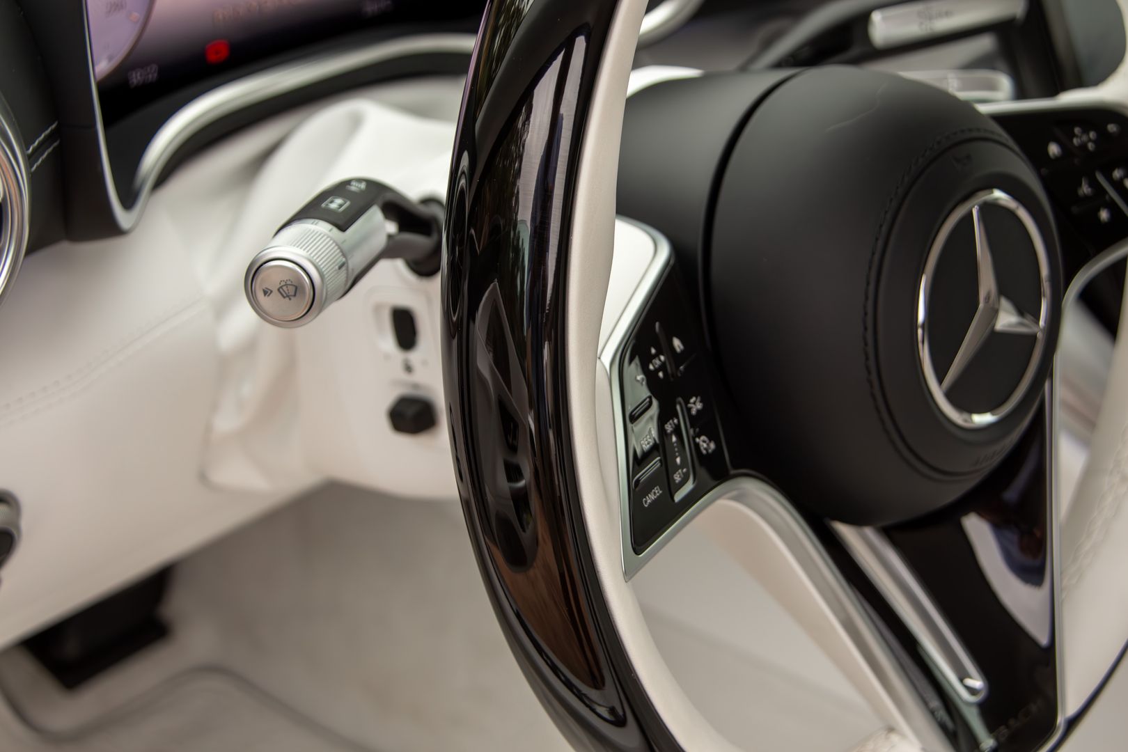 Mercedes-Maybach SL 680