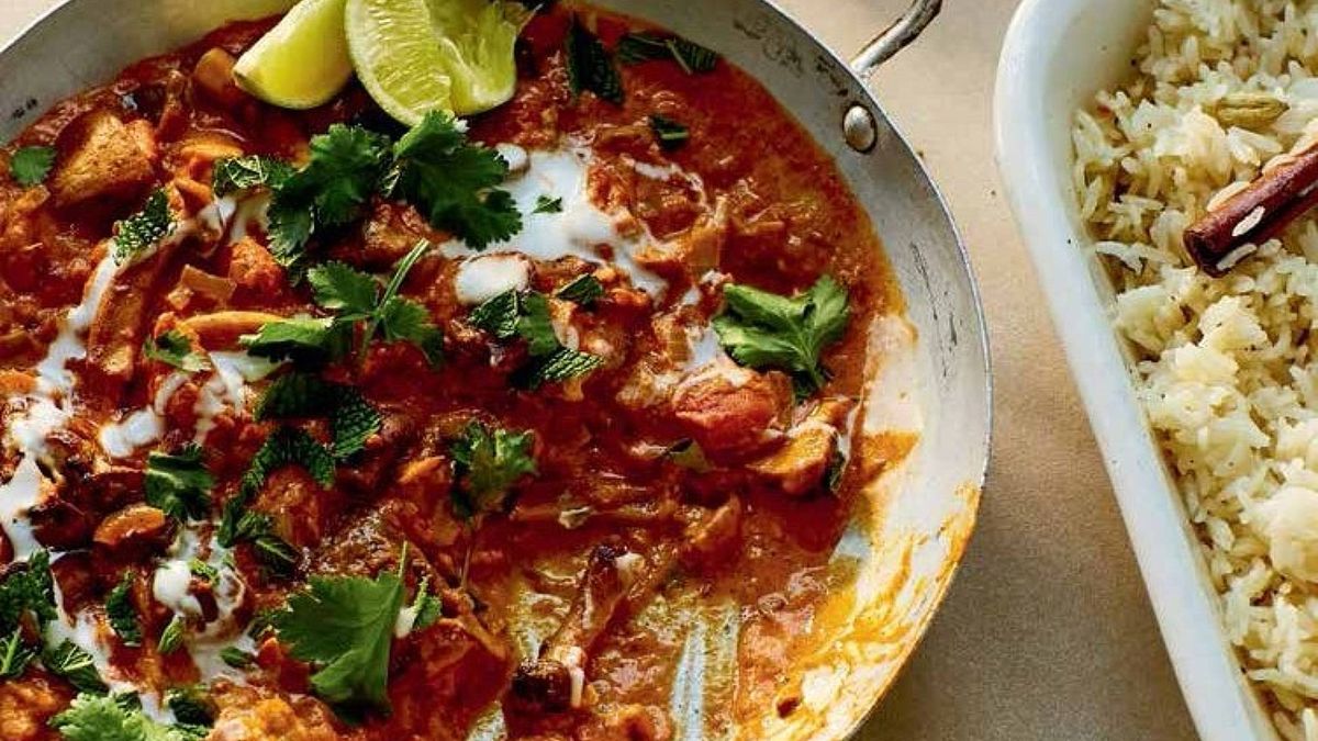 Grzybowa masala z chrupiącym ryżem kardamonowym 
