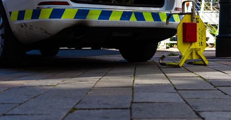 Nielegalna imigrantka podróżowała w bagażniku. Jechała do męża, którego nie widziała od roku