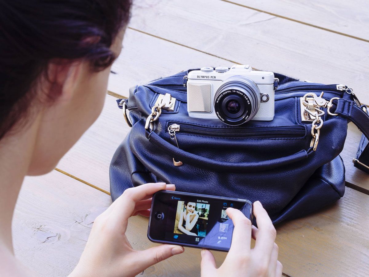 Olympus PEN E-PL7 - elegancki bezlusterkowiec do zdjęć selfie 17
