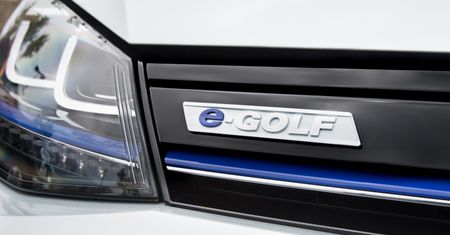 Volkswagen będzie wypożyczać samochody elektryczne na minuty, zacznie w 2019 roku