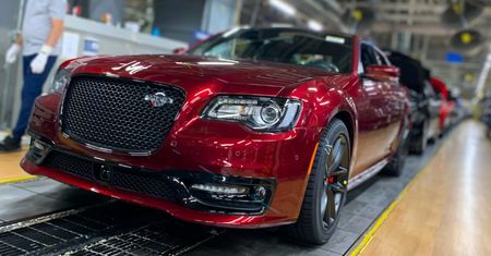Koniec Chryslera 300C. Ostatnia sztuka z V8 HEMI opuściła fabrykę
