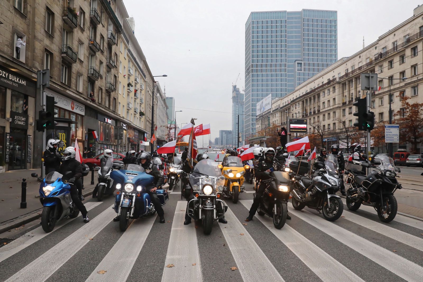 Motocykliści, którzy biorą udział w Marszu Niepodległości