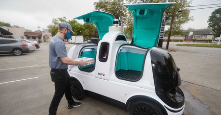 Autonomiczne roboty przywiozą ci pizzę. Pod warunkiem, że mieszkasz w Teksasie