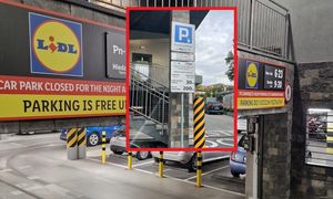 30 zł za każdą kolejną godzinę. Zaporowy cennik na parkingu Lidla w Zakopanem