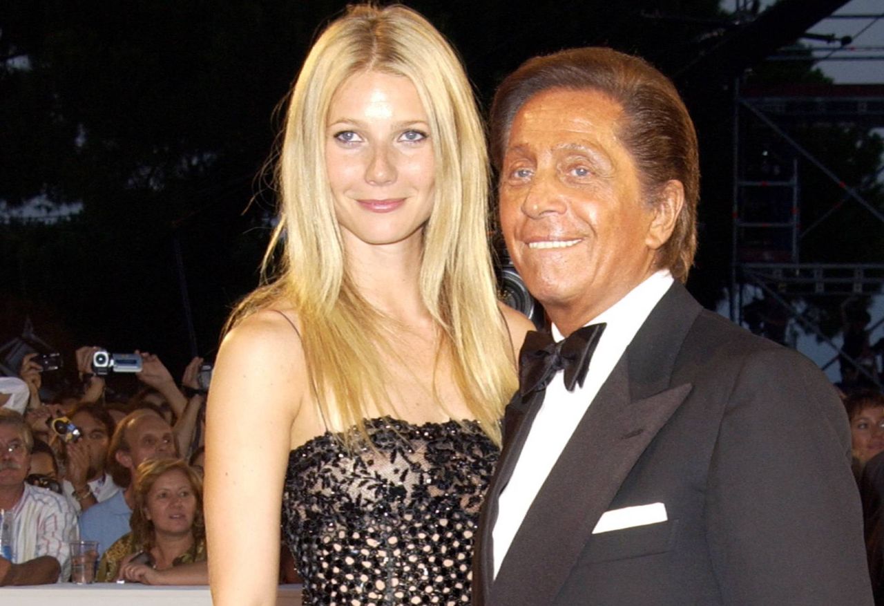 Gwyneth Paltrow i Valentino w 2002 r.
