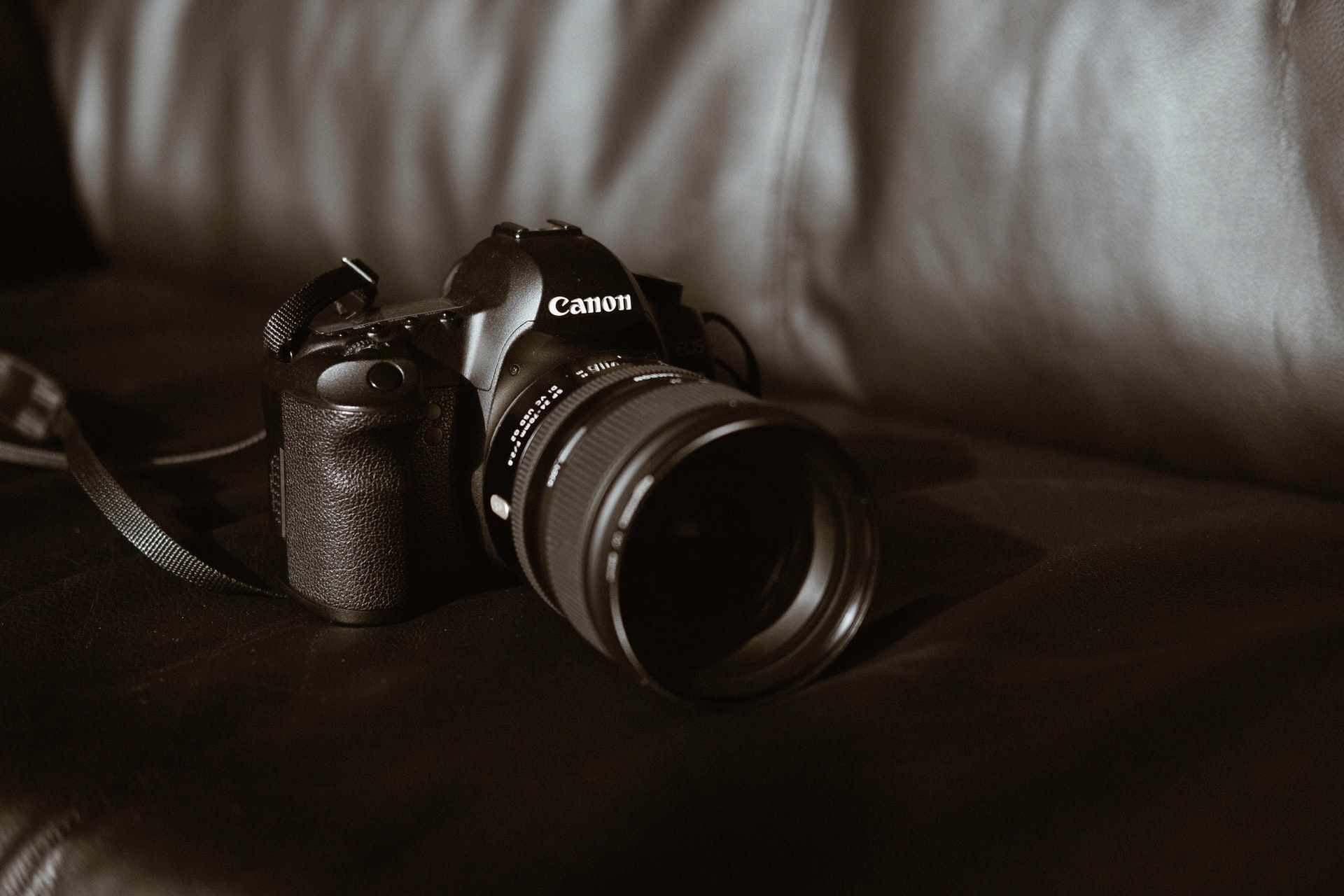 Canon wchodzi na rynek handlu matrycami. Konkurencja dla Sony? 1