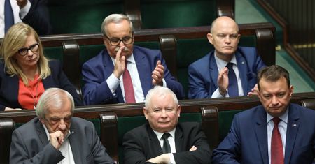 Większość Polaków może tylko pomarzyć. Tyle zarobią posłowie za dzień pracy