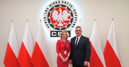 Trzy auta w garażu. Oświadczenie majątkowe nowego szefa CBA