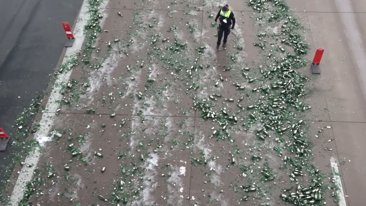 butelki piwa na niemieckiej autostradzie