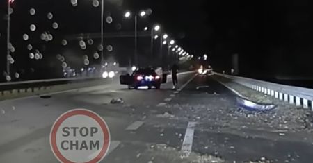 Rozbił BMW na barierkach. "Zero mandatu". Policja komentuje