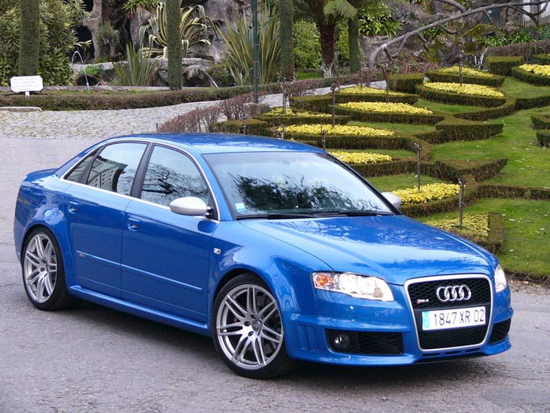 Audi RS4 2005-2009 (fot. audiwallpaper.com)