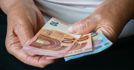 Tylu Polaków pobiera emeryturę z Holandii. ZUS podał nowe dane