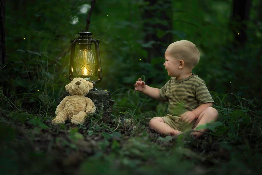 Żona kupiła mężowi aparat, by fotografował ich dzieci. Efekt przerósł jej oczekiwania 15