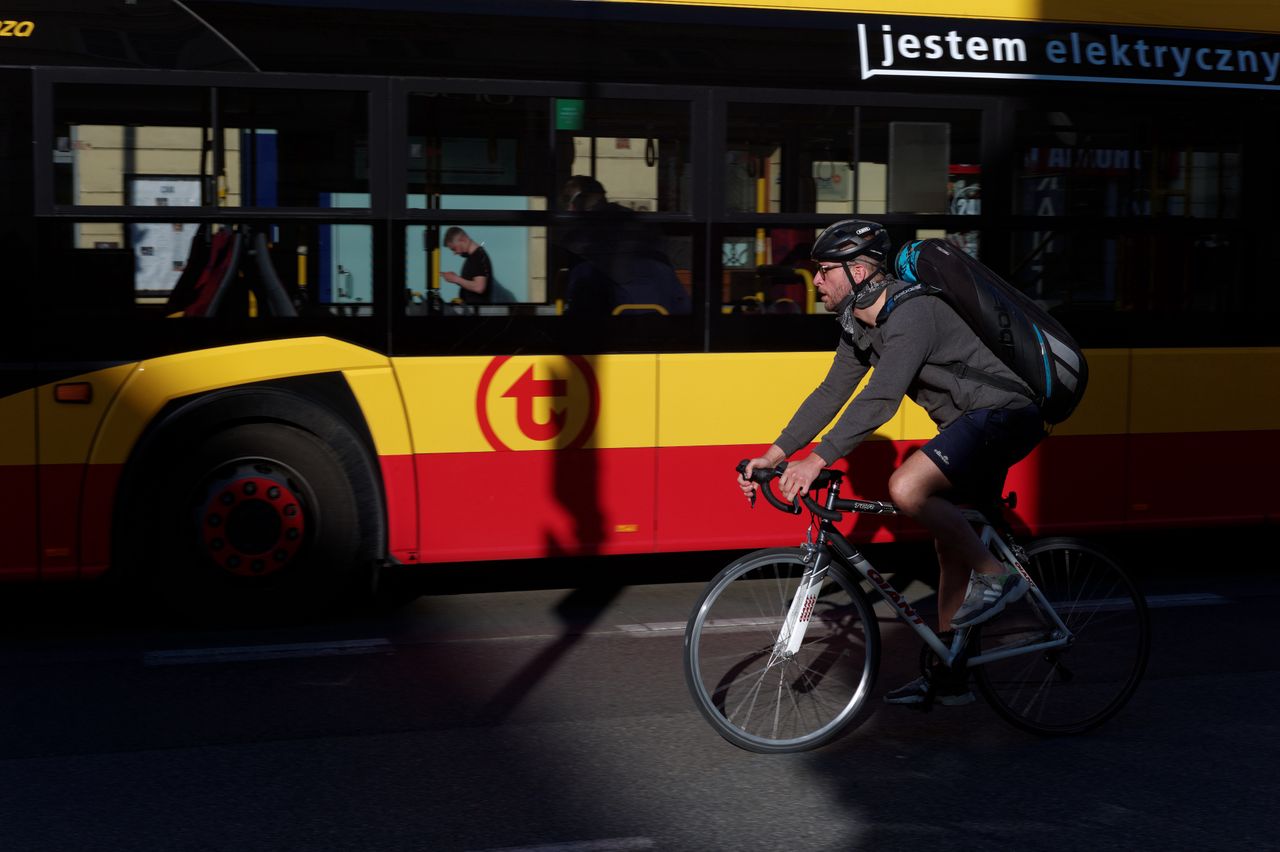 Warszawa. Na ulice wyjechał setny autobus elektryczny