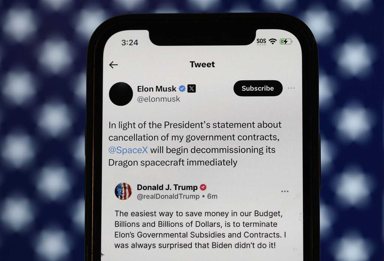 Trump–Musk feud deepens as Russia offers asylum and political tensions rise