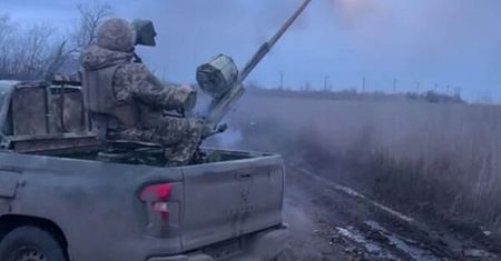 Od roku pomagają Ukrainie. Wciąż nie wiadomo, kto je dostarczył