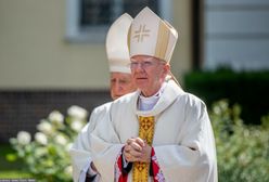 Abp Jędraszewski zaskoczony pytaniem. Wróciła "tęczowa zaraza"