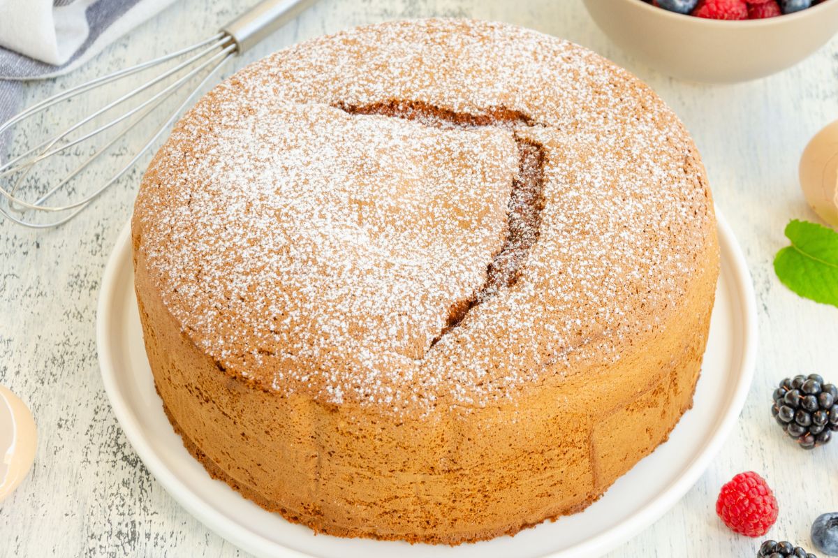 Delight your taste buds with this simple, fluffy cake with a jam surprise