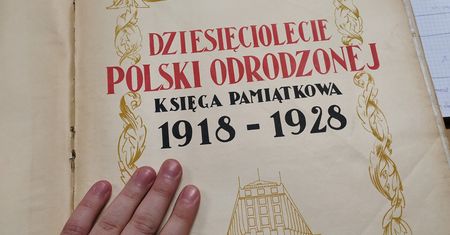 Tak Polacy świętowali niepodległość 90 lat temu