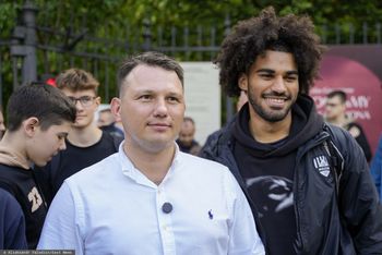 Mentzen uderza w PiS po odejściu Morawieckiego. "Tyle pytań i żadnych odpowiedzi"