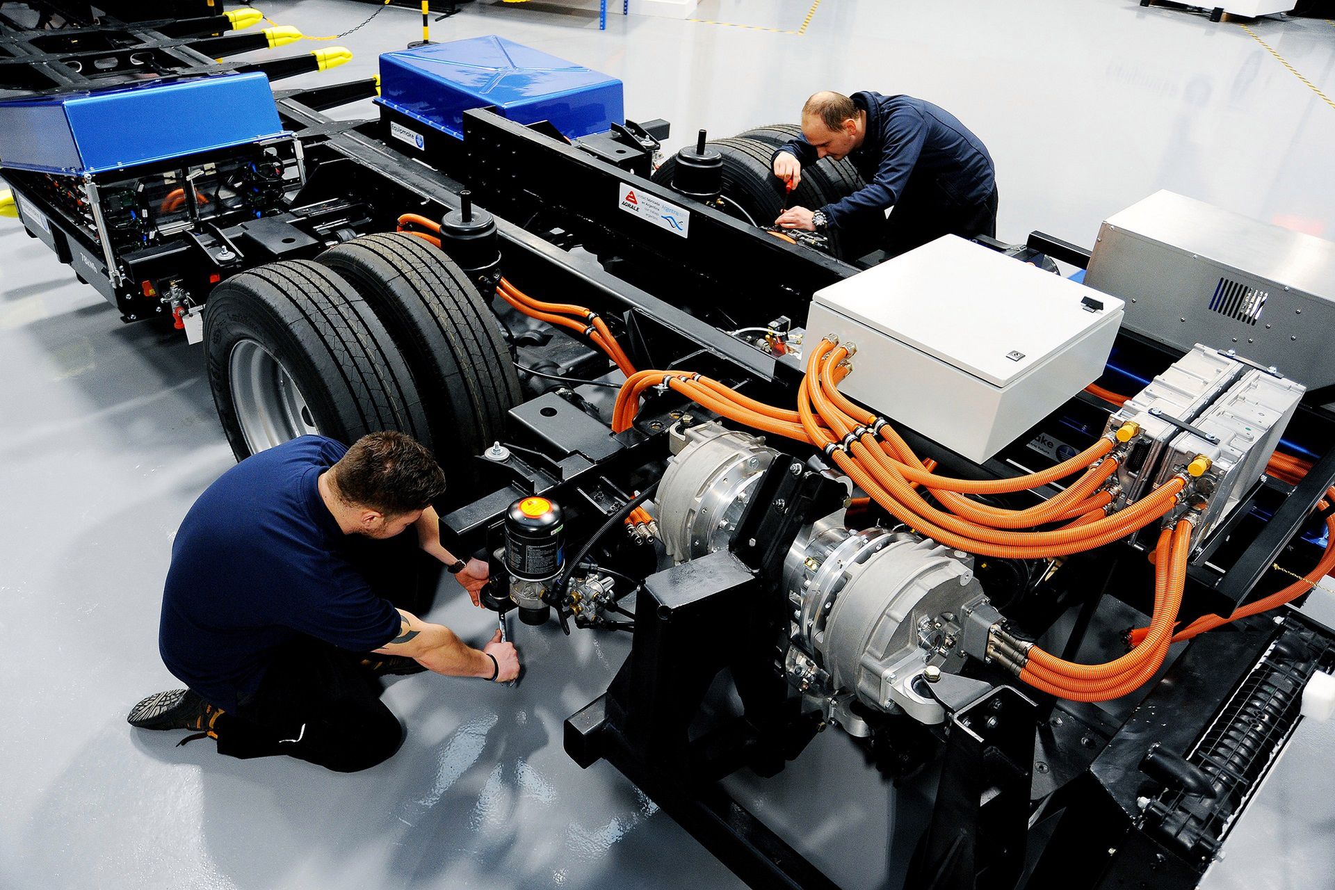 Firma Equipmake pracuje także nad silnikami elektrycznymi do autobusów (fot. Equipmake)