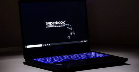 Po co ci wielki desktop? Oto Hyperbook NH5 Zen - laptop z biurkowym procesorem AMD Ryzen