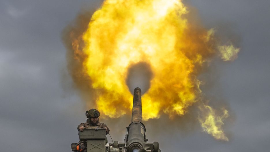 Military mobility continues in Bakhmut frontline
CHASIV YAR, DONETSK PROVINCE, UKRAINE - MARCH 17: Ukrainian servicemen fire an artillery called 2S7 Pion howitzer cannon aiming to Russian positions in the frontline nearby Bakhmut in Chasiv Yar, Ukraine on March 17, 2023. (Photo by Muhammed Enes Yildirim/Anadolu Agency via Getty Images)
Anadolu Agency
russia-ukraine war, 2s7 pion, cannon, frontline, soldier
