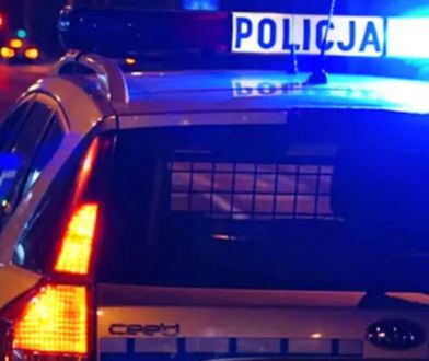 Akcja policji na Zatoce Puckiej. Pijany zabarykadował się na łódce