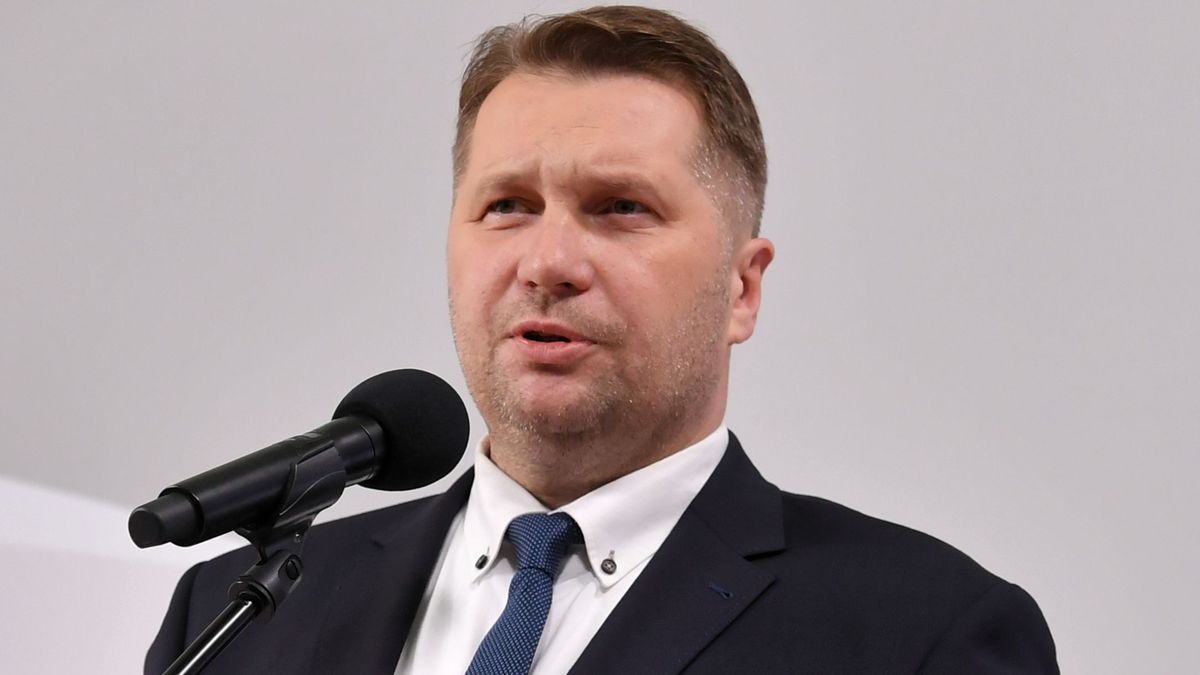 Przemys�aw CzarnekWarszawa, 19.10.2021. Minister edukacji i nauki Przemys�aw Czarnek podczas konferencji prasowej w siedzibie resortu w Warszawie, 19 bm. Temat spotkania by�o podsumowanie najwa�niejszych dzia�a� rok po obj�ciu przez Przemys�awa Czarnka funkcji szefa MEiN. (jm) PAP/Piotr NowakPiotr Nowakbriefing prasowy , dzia�ania, edukacja, konferencja prasowa, MEiN, minister, nauka, podsumowanie, polityk, polityka, prasowa, rok, sprawowanie