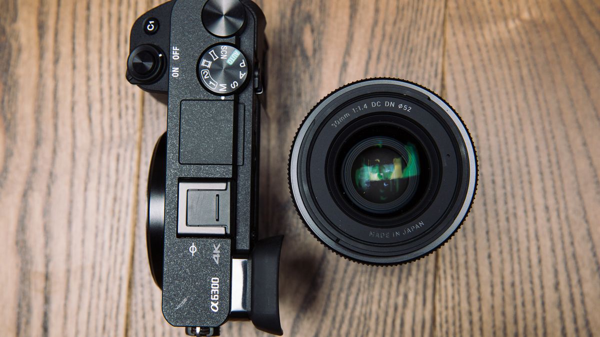 Sigma 30 mm f/1.4 DC DN - recenzja jasnego obiektywu stworzonego z myślą o bezlusterkowcach 1