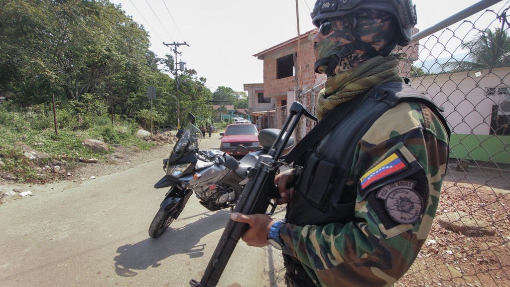 Military personnel belonging to the Bolivarian National
UREñA, VENEZUELA - 2023/05/13: Military personnel belonging to the Bolivarian National Armed Forces (FANB) monitor the vicinity of the T·chira river bank, natural border between Venezuela and Colombia, during military operations for the defense and protection of the border crossing. According to official sources there was a deployment of more than 1,300 soldiers as well as policemen belonging to the different components of the Venezuelan Armed Forces, through an operation whose main objective is to control the illegal roads known as "Trochas" to cross the border and, in this way, reduce crime in the area bordering Colombia. (Photo by Jorge Castellanos/SOPA Images/LightRocket via Getty Images)
SOPA Images
bolivarian national armed forces, border, border crossing, defense, deployment, fanb, forces, limit, military operations, monitor, monitoring, natural border, operation, personnel, riot tachira, river bank, tachira, t·chira, ureòna, weapons