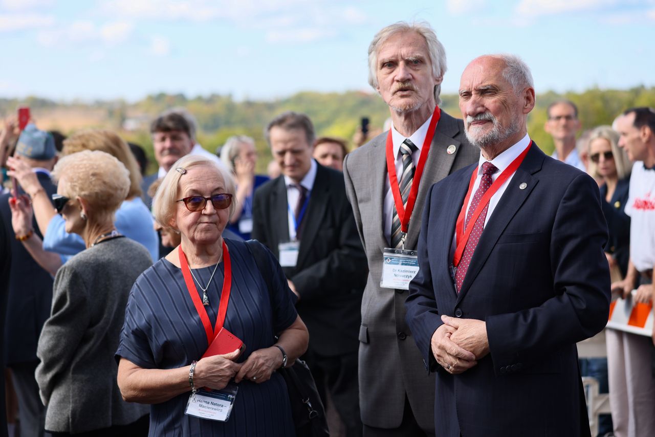 Antoni Macierewicz rzadko pokazuje się publicznie z żoną. Kamery "przyłapały ich" podczas wizyty w USA