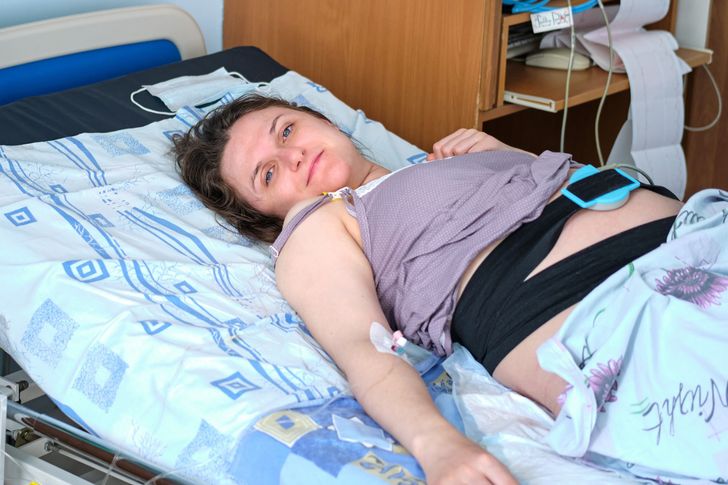 Urodziła cztery identyczne córki. Lekarka: To niespotykane