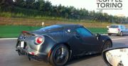 Alfa 4C wreszcie wyjechała na ulice - czy Porsche może czuć się zagrożone?