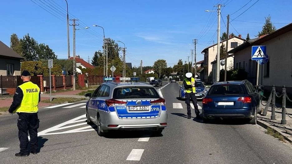 Funkcjonariusz udzielił pomocy przedmedycznej kierującemu, który