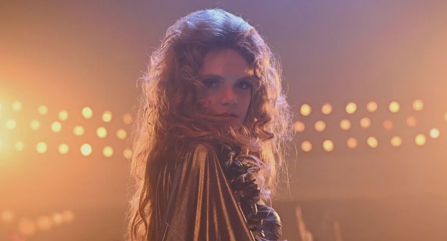 Powstaje film o Violetcie Villas. Pokazano zdjęcie głównej bohaterki z planu