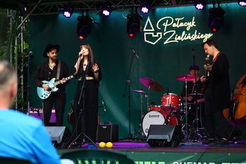 Kielce: Knedlove dał koncert w ogrodzie Pałacyku Zielińskiego